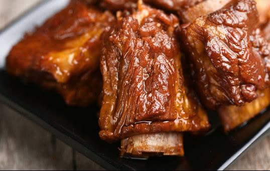 外焦里嫩的美食五香排骨