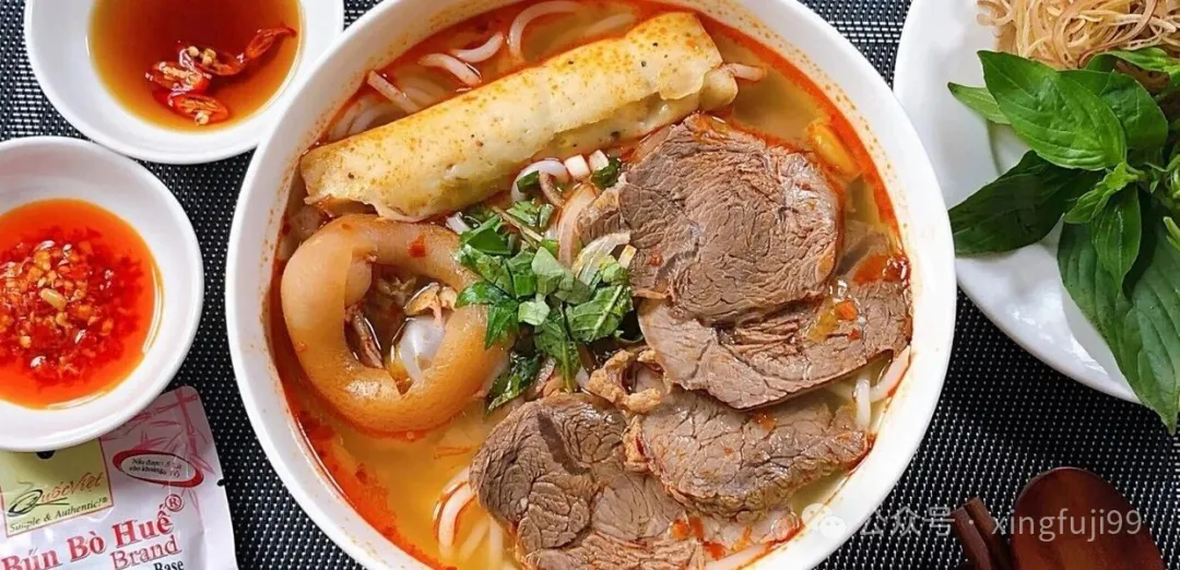 越南街头美食通关攻略：这3道“隐藏BOSS”让中国吃货疯狂上头，最后一道连本地人都要找半天！