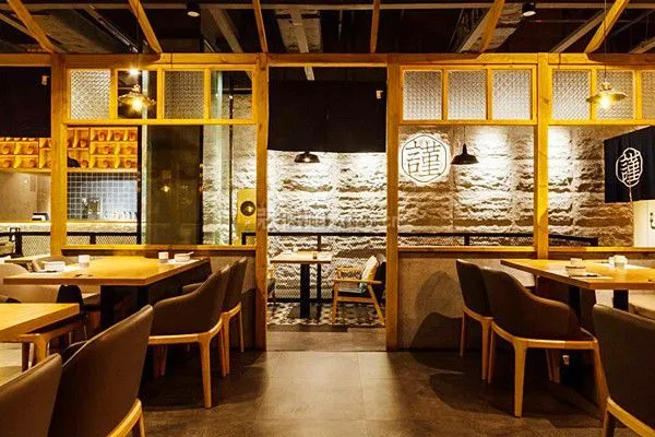 2025年餐饮真心不易，这“3个幻想”该被彻底砸碎...