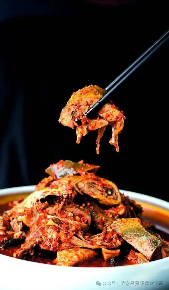 川渝美食之筠连麻辣鸡的前世今生与味觉密码