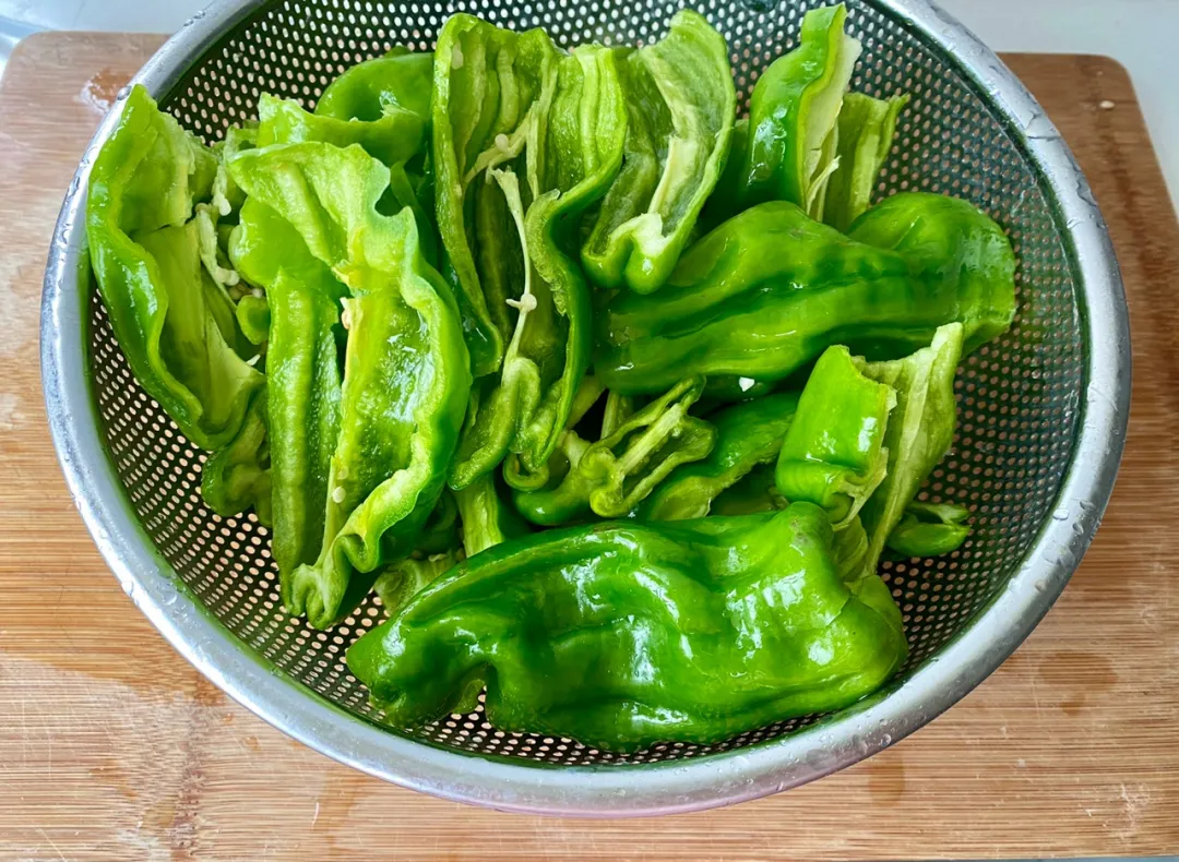 宝藏食材青椒,属于常见食材,水份含量高,附9道素食谱