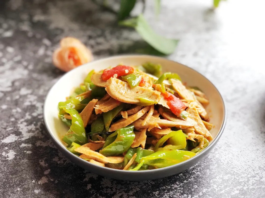 宝藏食材青椒,属于常见食材,水份含量高,附9道素食谱