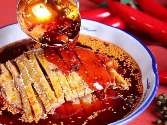 四川美食全景图!从盆地到高原的味觉暴击