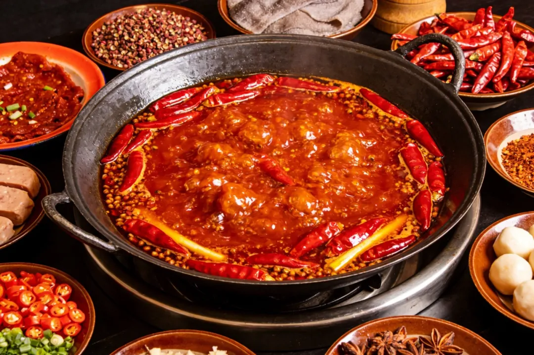 2025冬季餐饮终极答案：火锅凭何稳坐C位？前三风味揭秘！