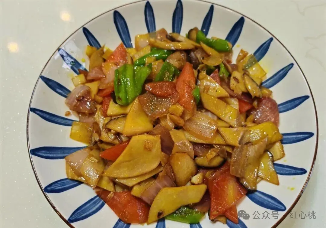 多种食材搭配当餐现做家常菜，大火素炒杏鲍菇，营养又好吃！