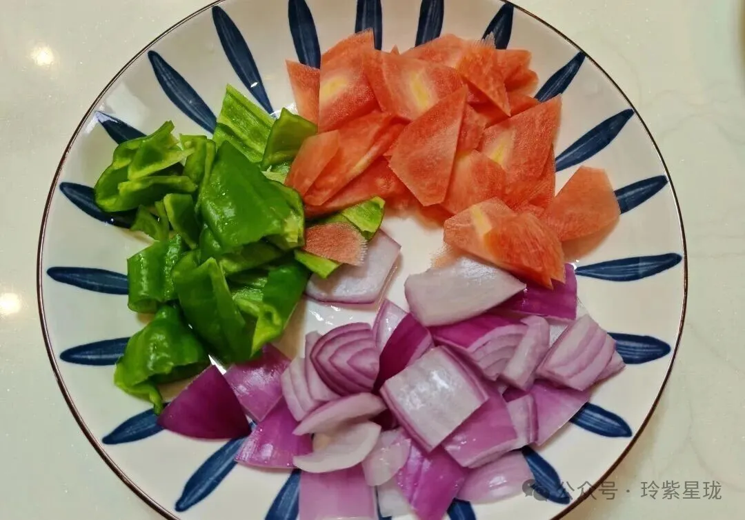 多种食材搭配,大火一炒就能上桌,营养又好吃!