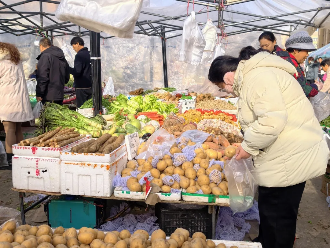 阿拉尔飘在集市里的“生活之味”
