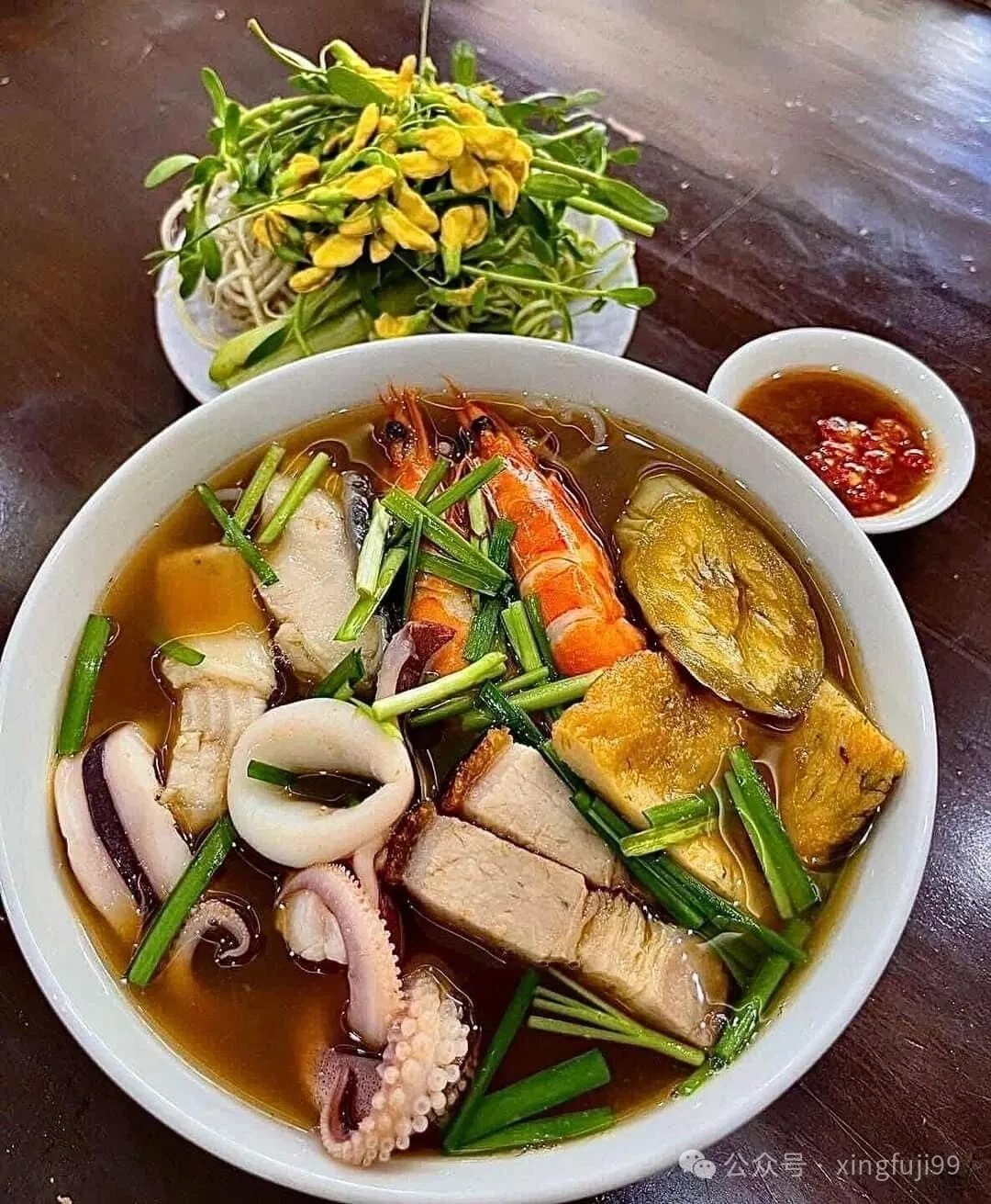 越南美食扫雷报告：这3道“怪味”王者，中国游客吃前瑟瑟发抖，吃完直接想加盟！