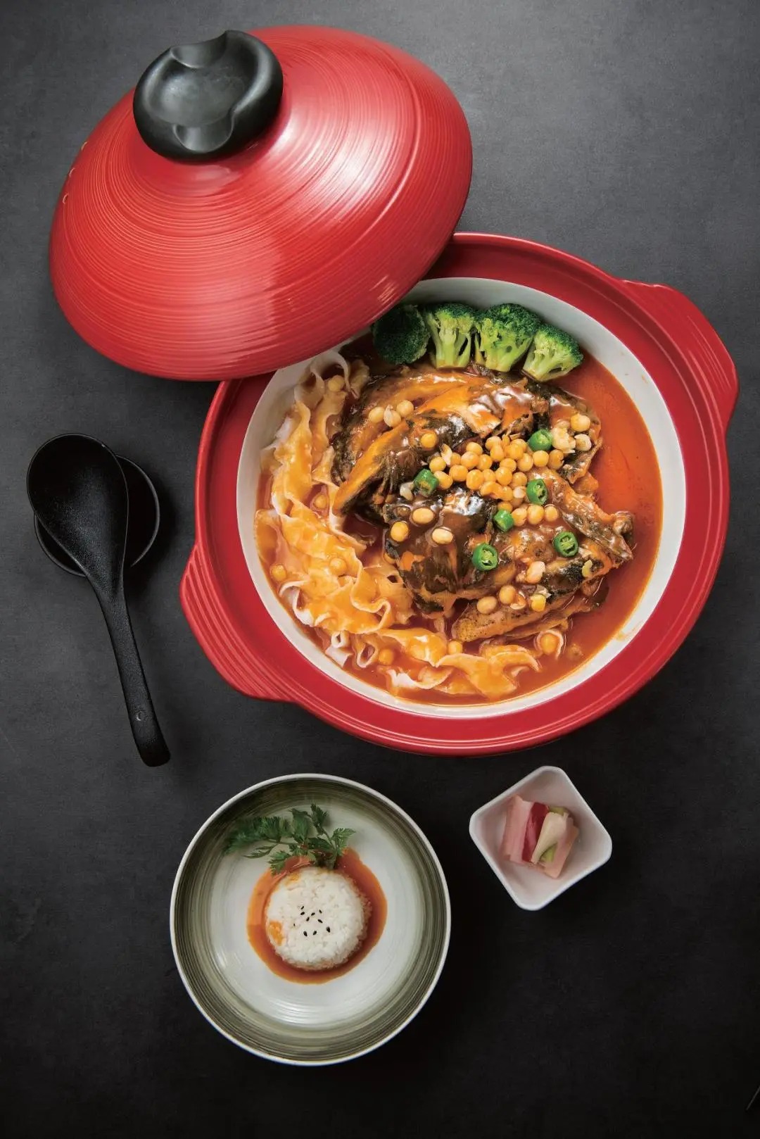 当餐酒楼特色菜,时令鲜材烹制