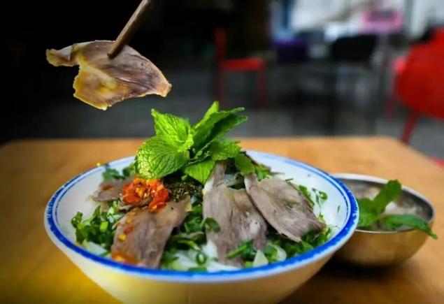 四川美食全景图!从盆地到高原的味觉暴击