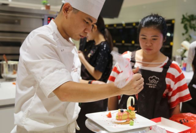 做餐饮只需4步，让顾客主动上门