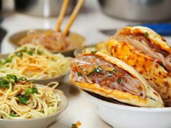 四川美食全景图!从盆地到高原的味觉暴击