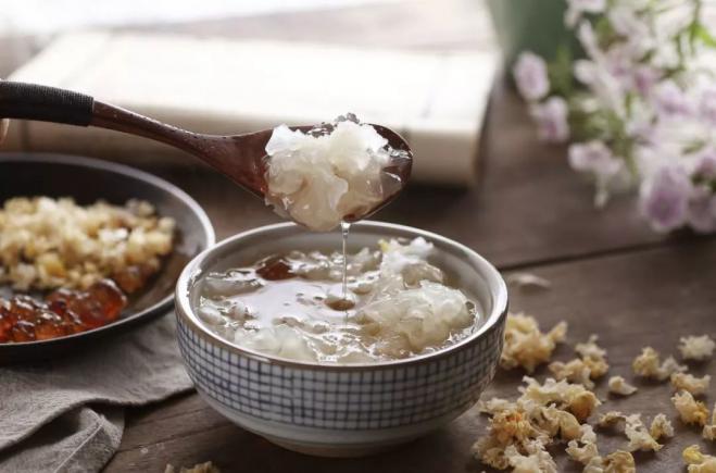 如何用饮食缓解常见的消化不良症状？