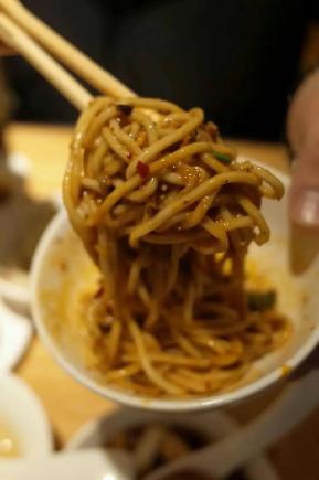 四川美食全景图!从盆地到高原的味觉暴击