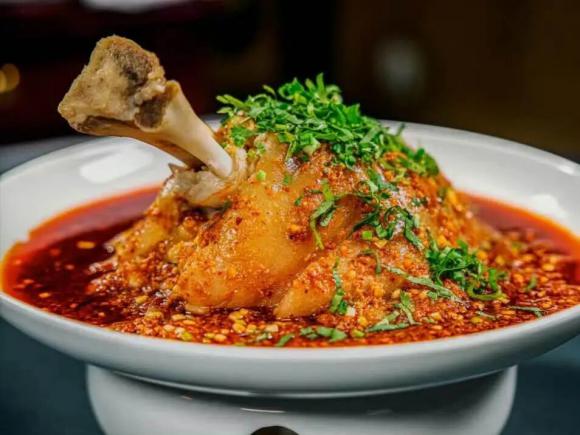 四川美食全景图!从盆地到高原的味觉暴击