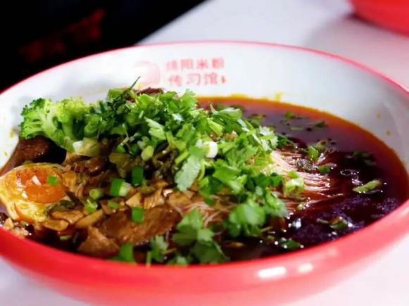 四川美食全景图!从盆地到高原的味觉暴击