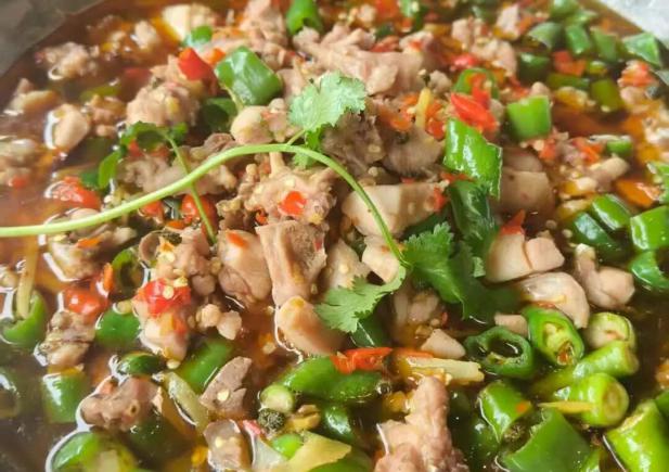 四川美食全景图!从盆地到高原的味觉暴击