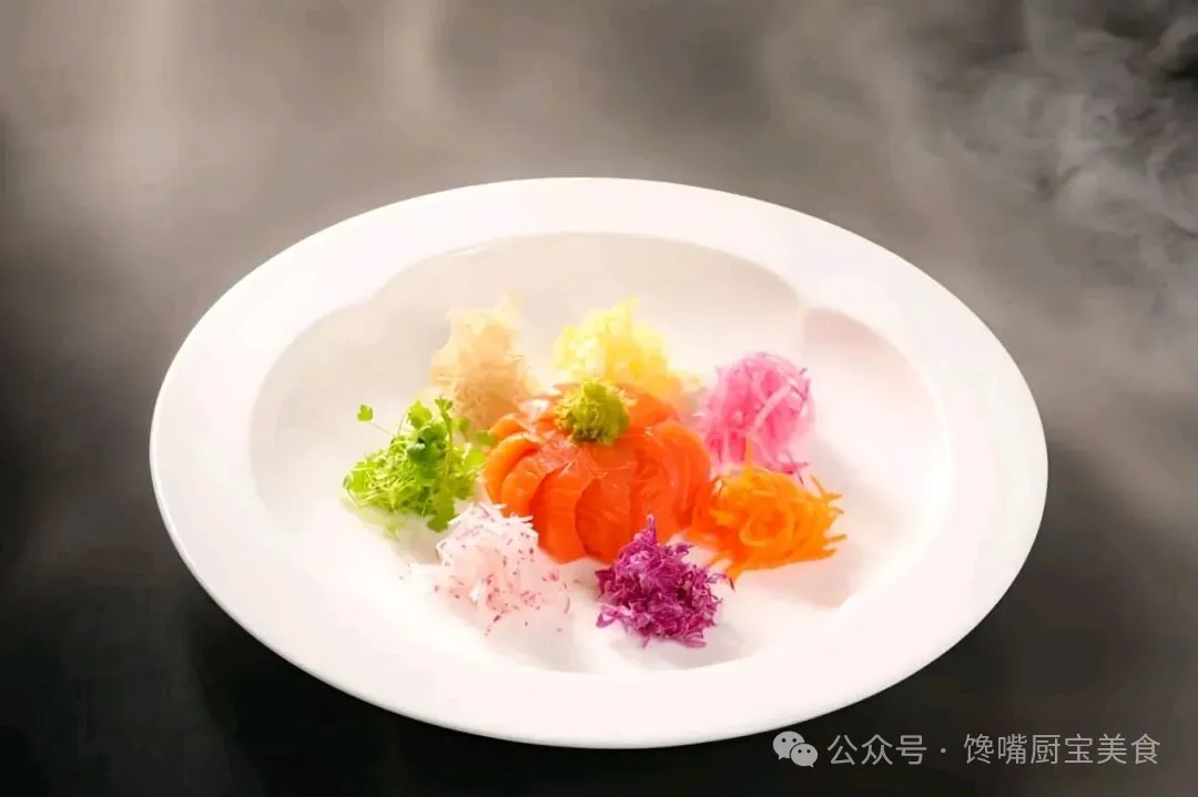 实拍高端冷菜摆盘封神现场!餐饮人必学的摆盘技巧,解决90%颜值痛点