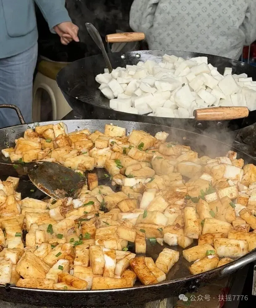 广西这小吃叫什么啊？看着蛮好吃的