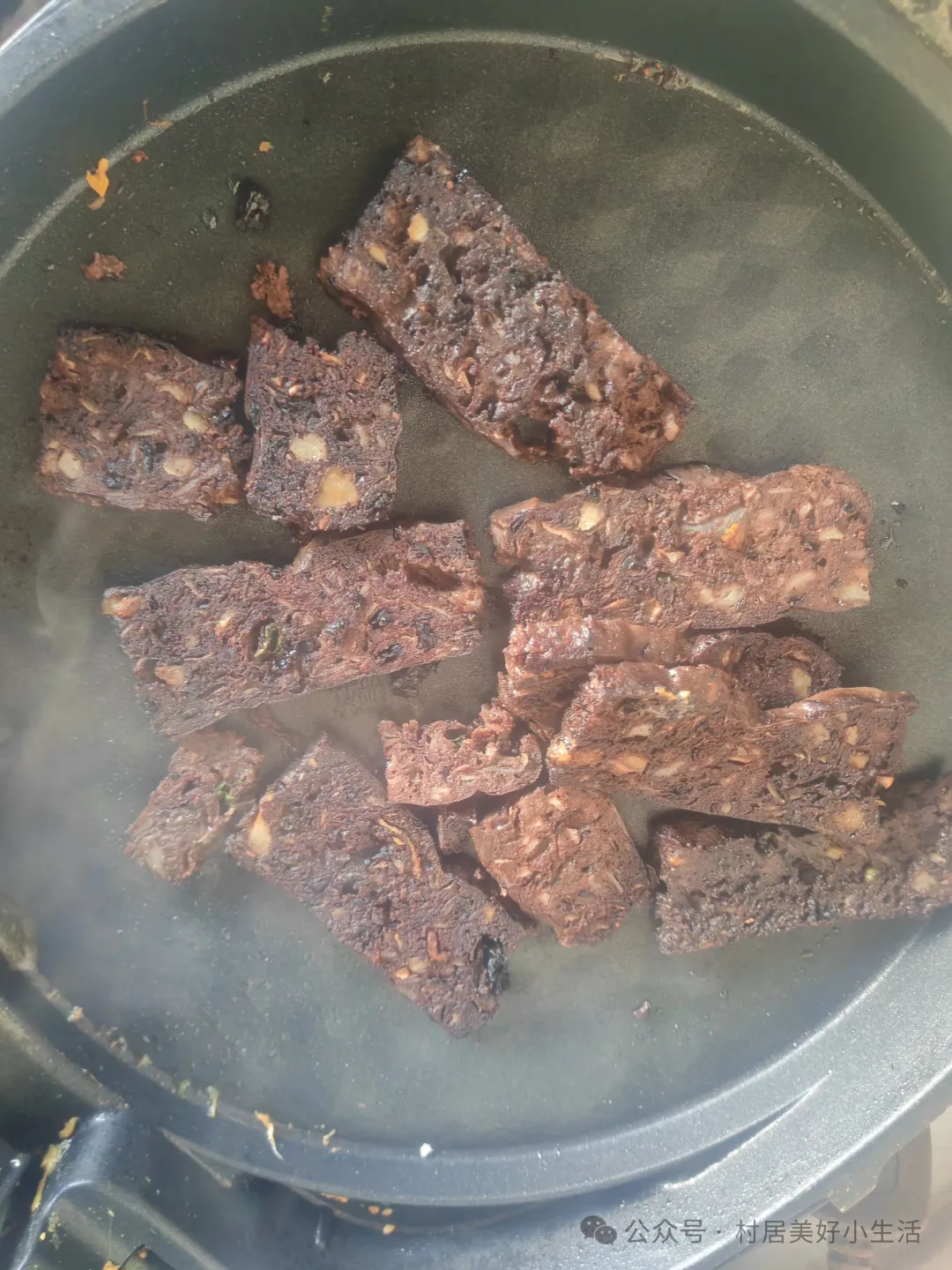 猫冬美食之蒸猪血