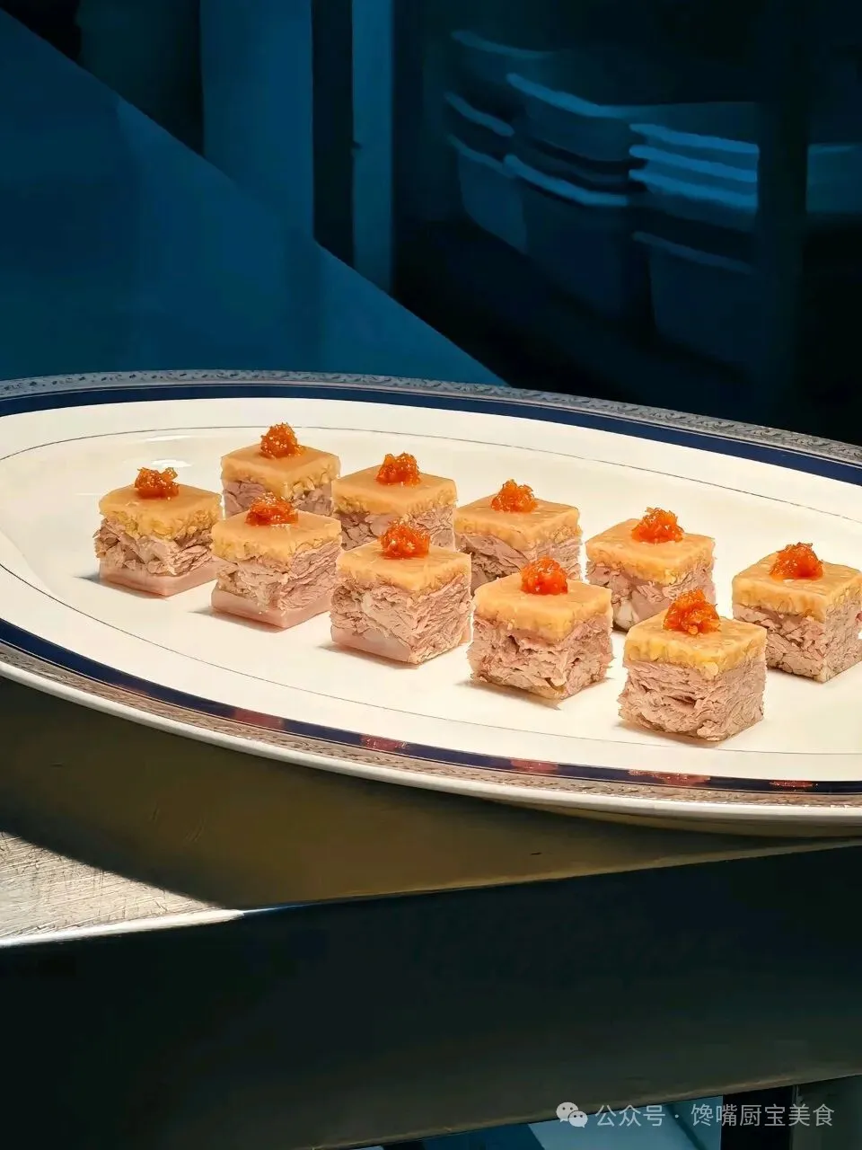 实拍高端冷菜摆盘封神现场!餐饮人必学的摆盘技巧,解决90%颜值痛点