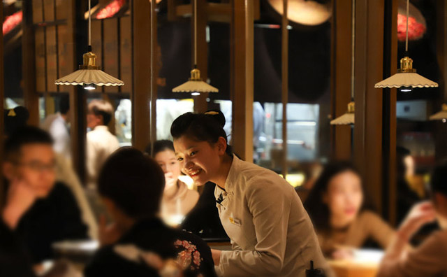 为员工提供餐饮服务如何增值税处理？