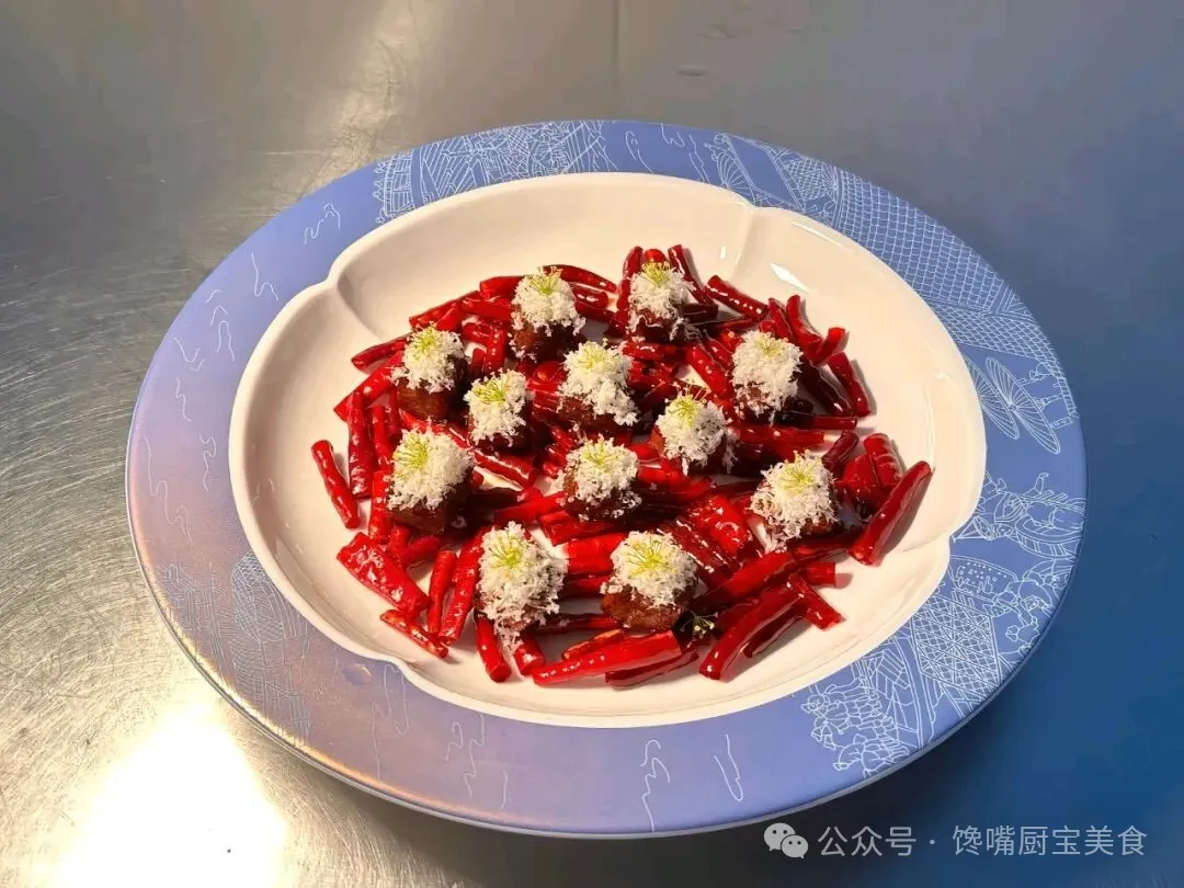 实拍高端冷菜摆盘封神现场!餐饮人必学的摆盘技巧,解决90%颜值痛点