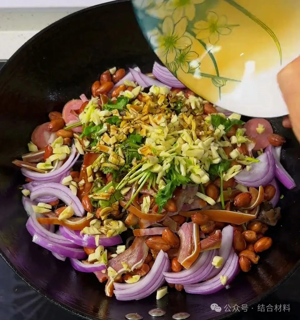 过年必做的凉拌菜,8样食材往一起拌,香得迷糊!