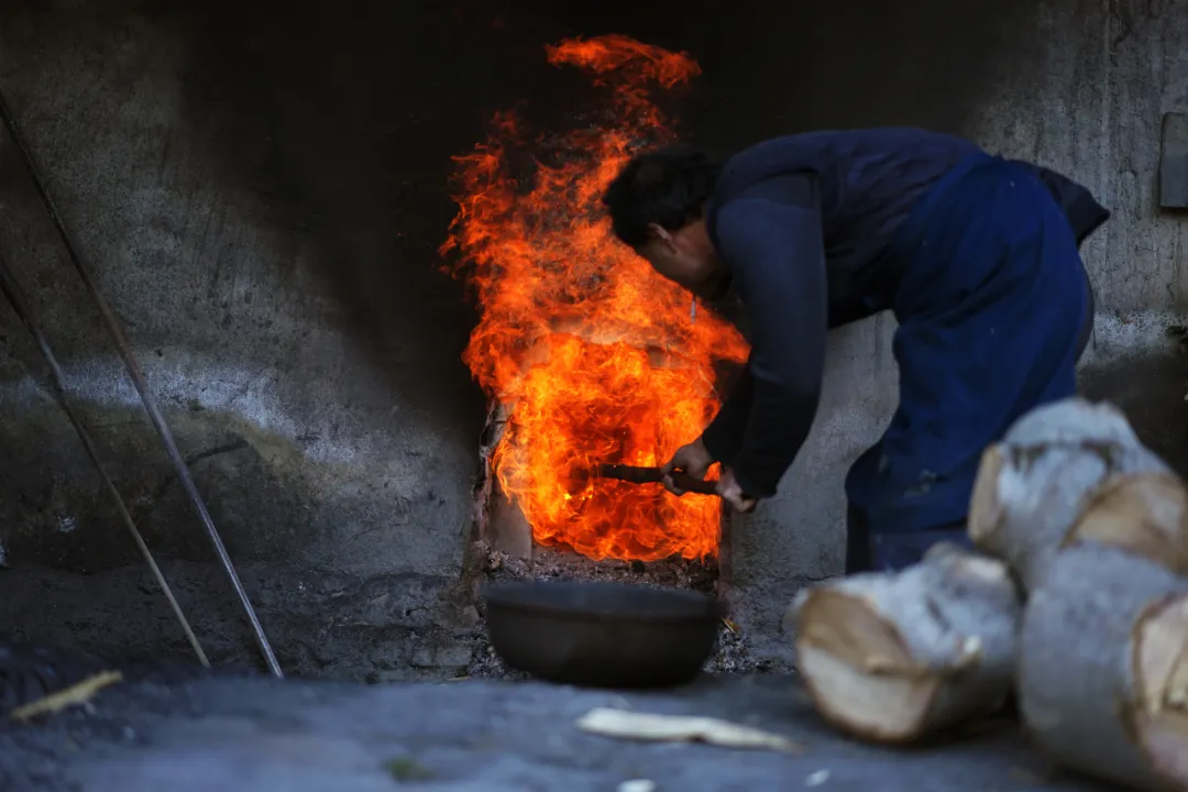 匠人匠心当餐现做,柴火熬出来的美味!