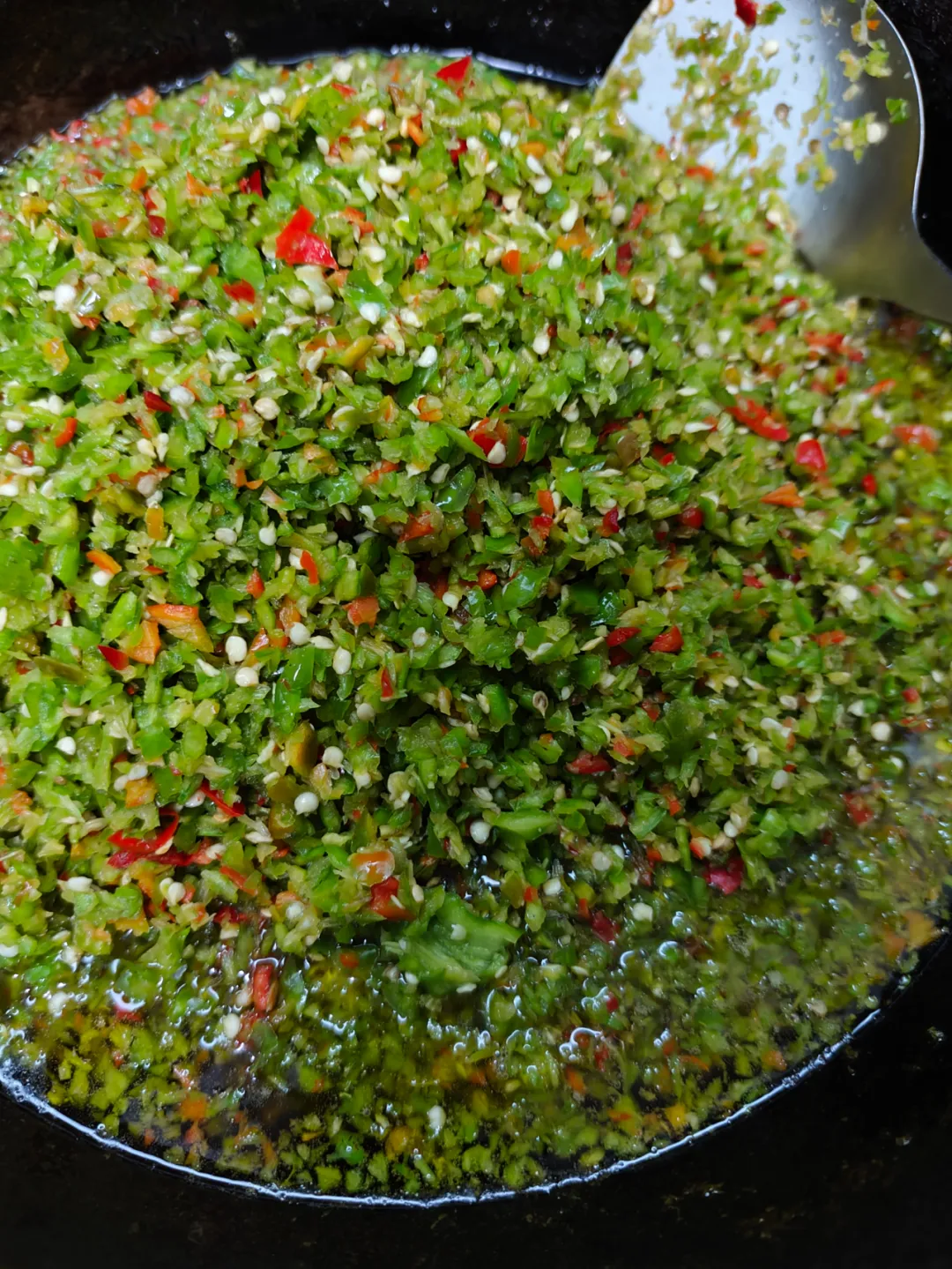 别再去超市买辣椒酱了，当餐现做自制辣椒酱，治愈所有的没胃口