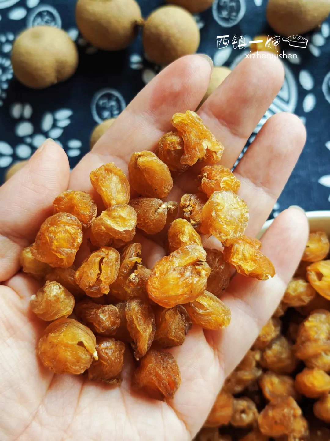 古法柴火博白桂圆肉，用传统慢烘锁住本味，温补好吃不上火