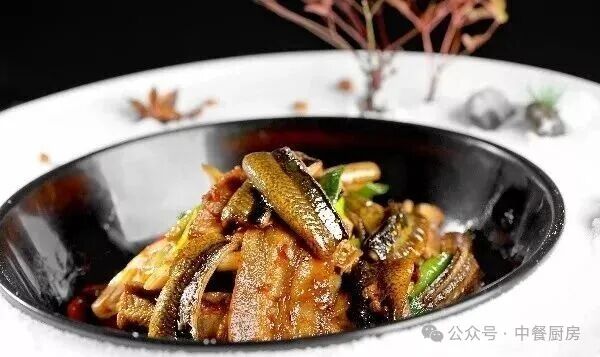 当餐酒楼招牌菜,选料严格把关