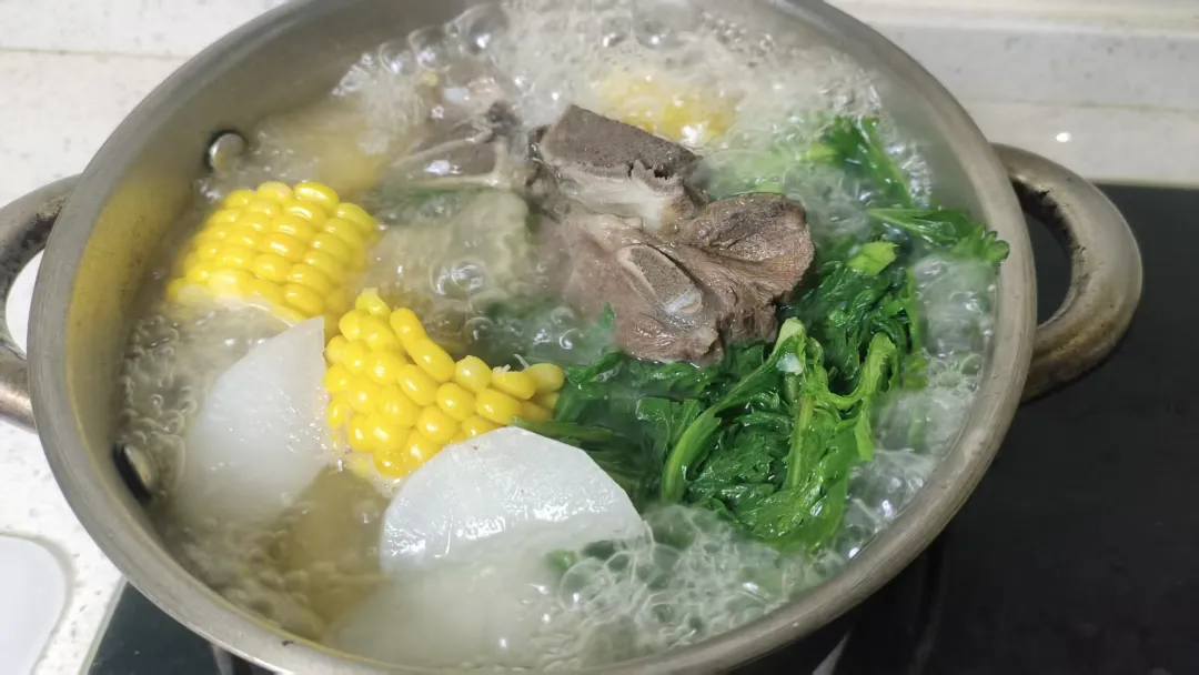 太喜欢这种肉炖菜了！热乎乎食材多样丰富一锅出