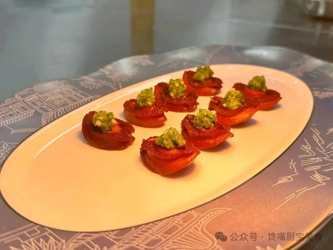 实拍高端冷菜摆盘封神现场!餐饮人必学的摆盘技巧,解决90%颜值痛点