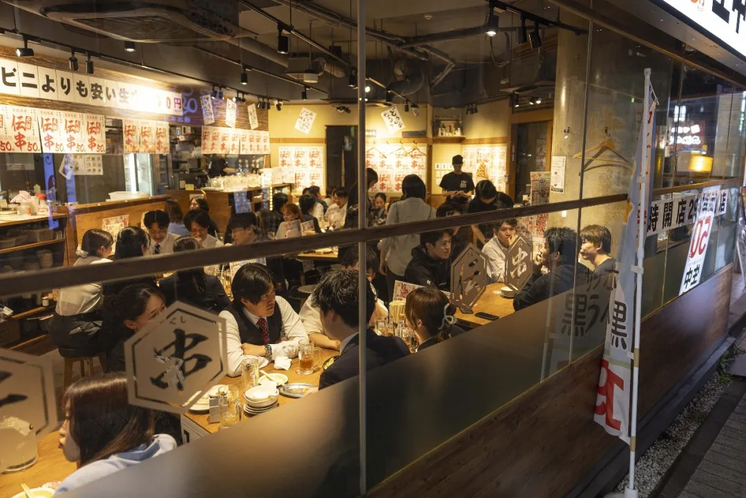 泡沫经济破灭后的日本平价餐饮，为什么能在中国大火？