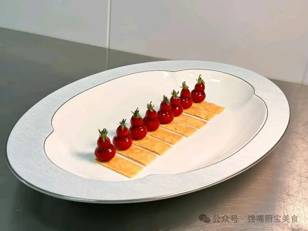 实拍高端冷菜摆盘封神现场!餐饮人必学的摆盘技巧,解决90%颜值痛点