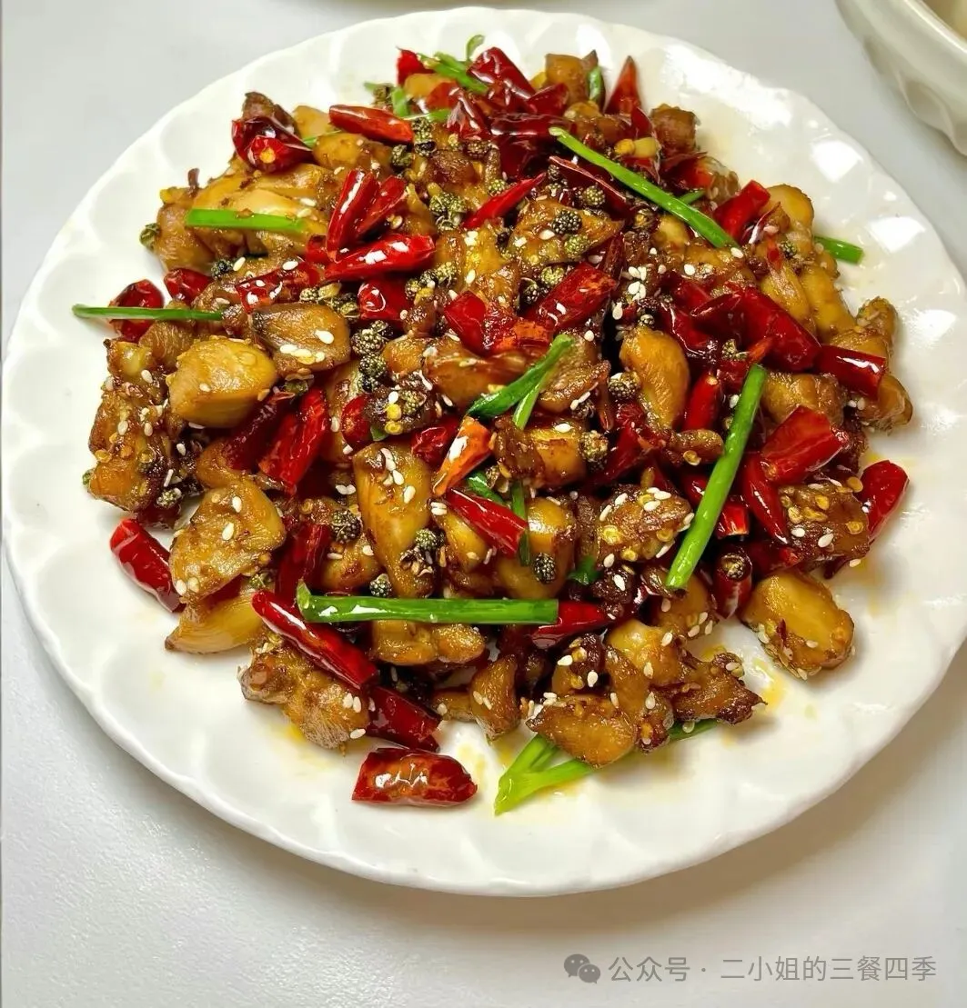 简单的食材做出不简单的菜肴，辣子鸡好吃又下饭