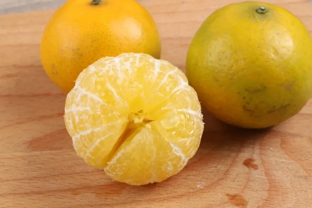 广西武鸣皇帝柑兼具橙子的脆甜清香和橘子的细嫩多汁