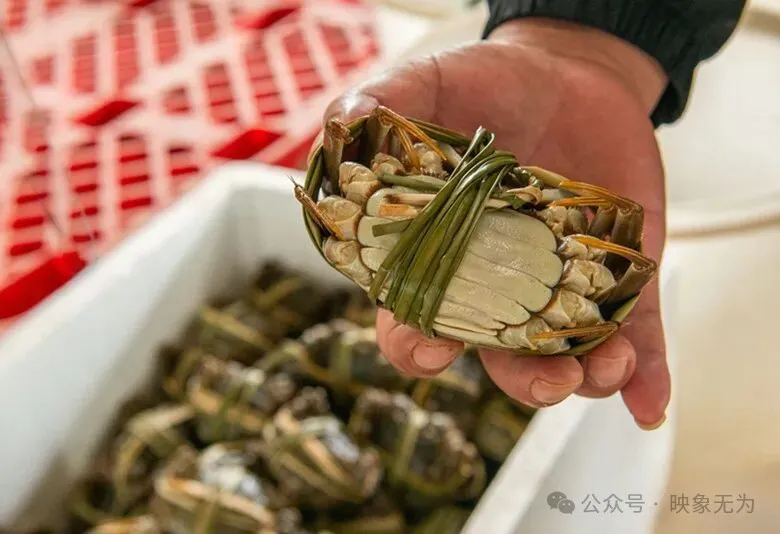 当餐食客寻味无为螃蟹