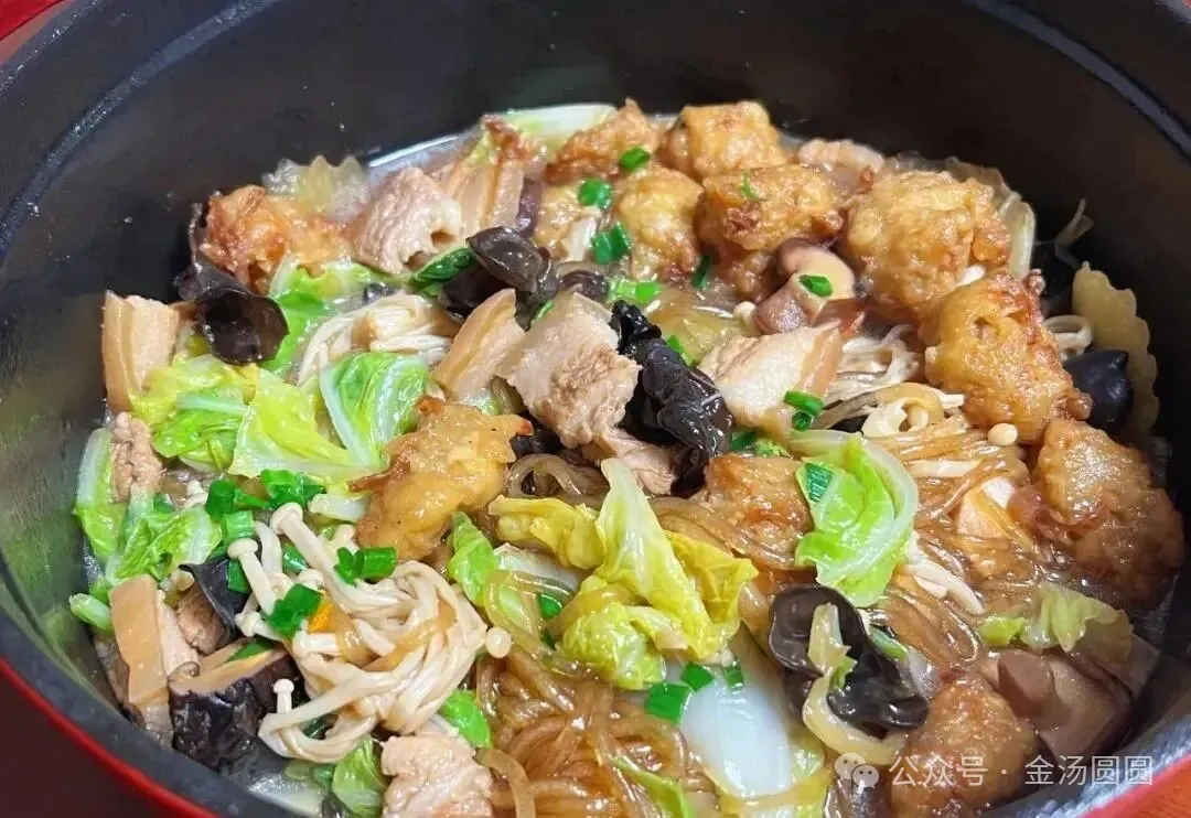 多种食材一锅炖，有肉有菜越吃越暖，营养健康做法简单
