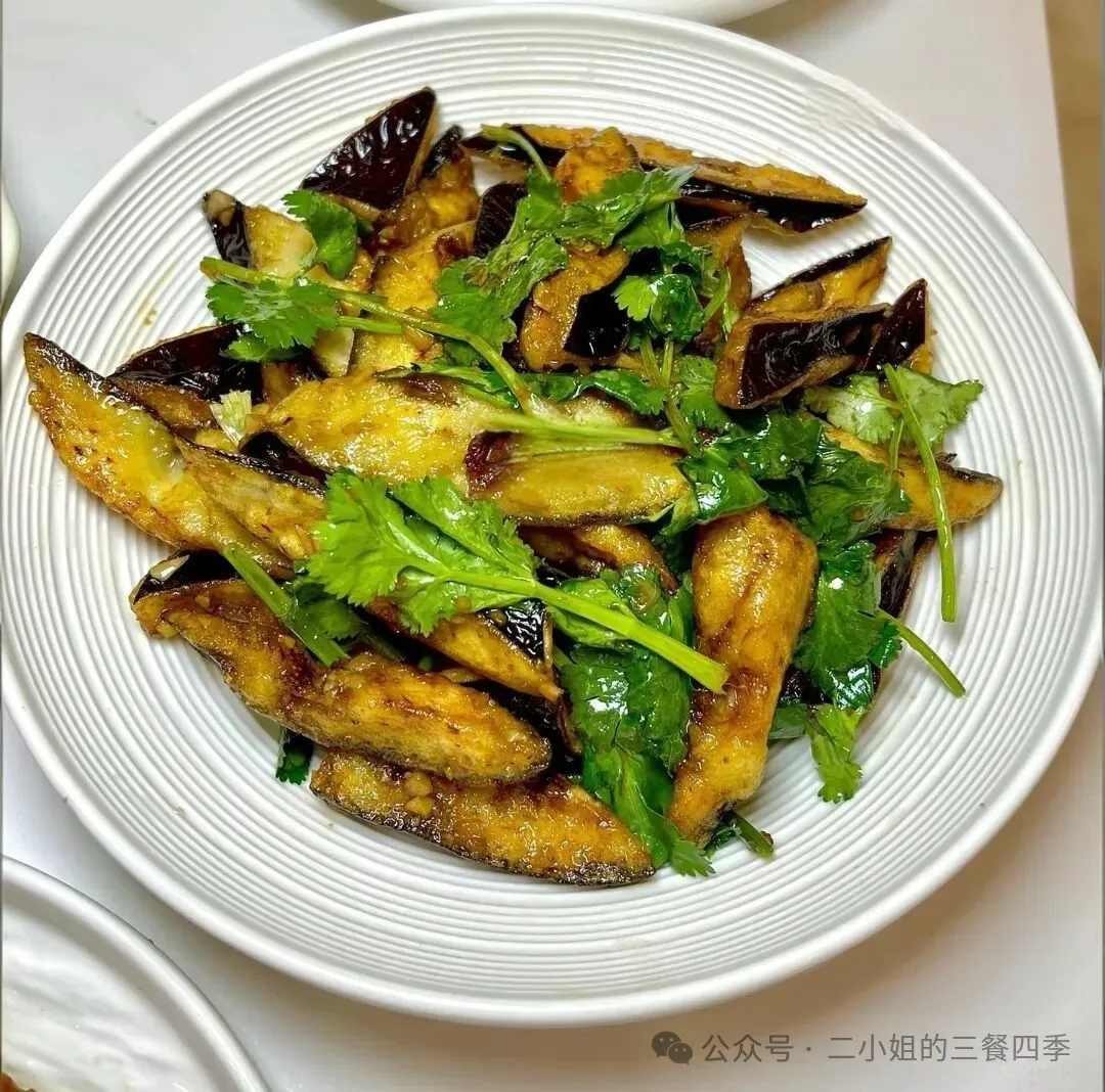 简单的食材做出不简单的菜肴,辣子鸡好吃又下饭