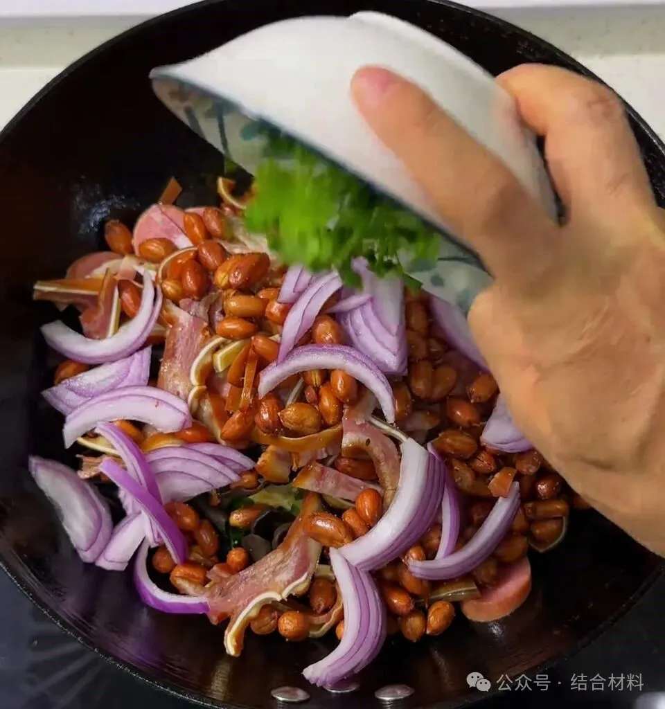 过年必做的凉拌菜，8样食材往一起拌，香得迷糊！