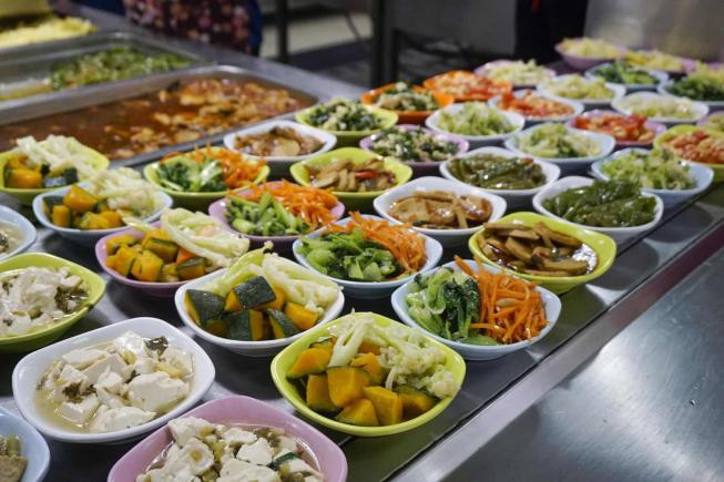 餐饮分菜实操指南10条专业规范，让服务质感翻倍！