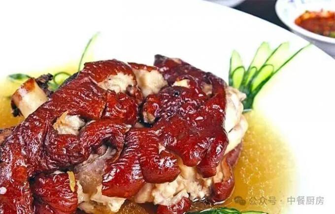 当餐酒楼特色菜，精工细作，臻享至味