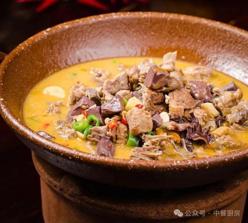 当餐酒楼地方风味菜，鲜醇地道，越吃越香