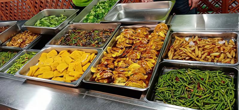 工地饭堂外包如何让工人吃得好、企业省心又省钱？