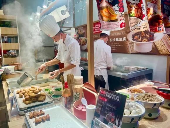 餐饮经营之道：聊出来的烟火与信任