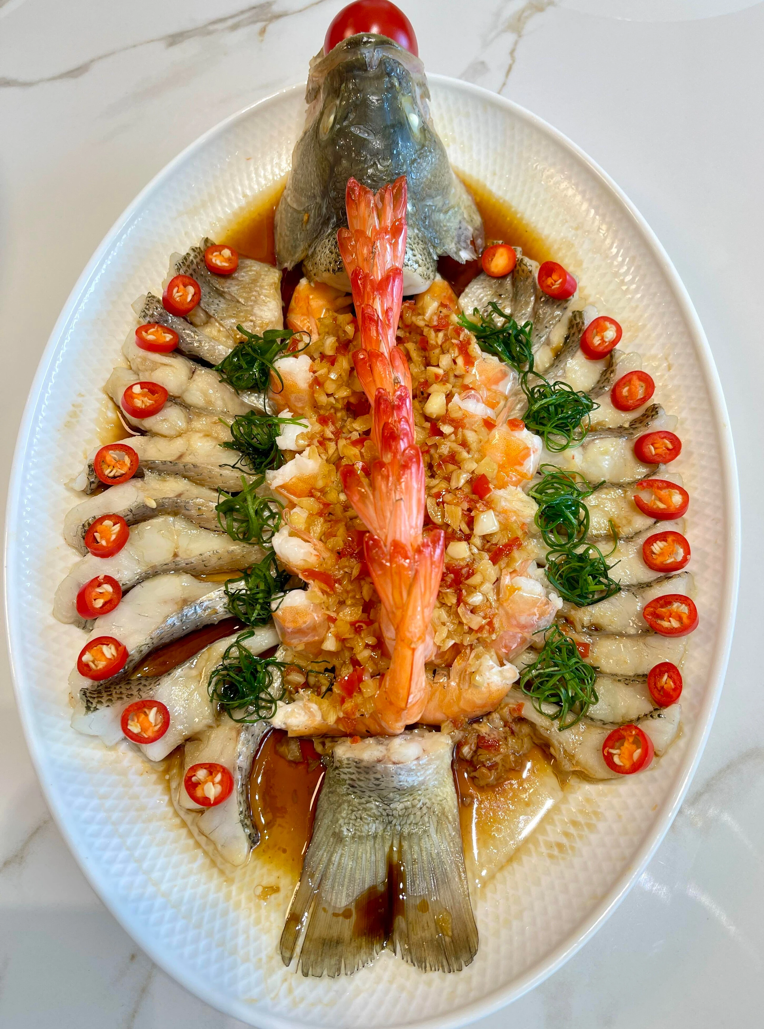 春节美食之鲈鱼蒸虾