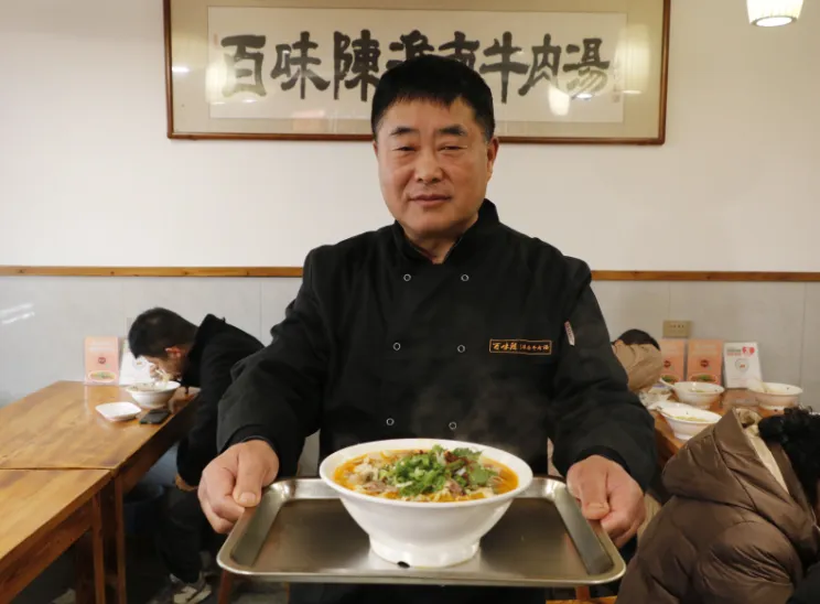 助力淮南美食问鼎“超级皖”  他掌勺那碗冠军牛肉汤