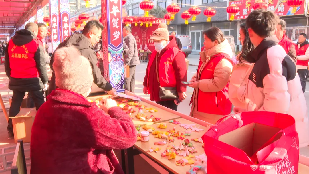 北馆陶镇举办首届年货大集